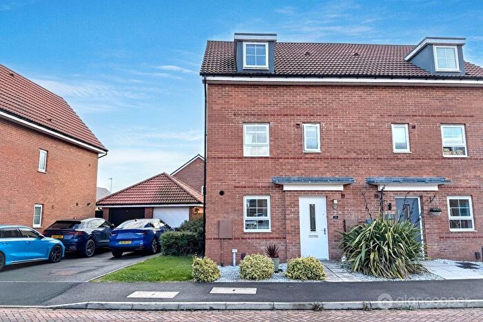4 Bedroom Semi-Detached House For Sale In Fleece Lane, Nuneaton, CV11