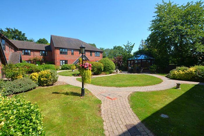 1 Bedroom Flat For Sale In Maxwell Road, Beaconsfield, HP9