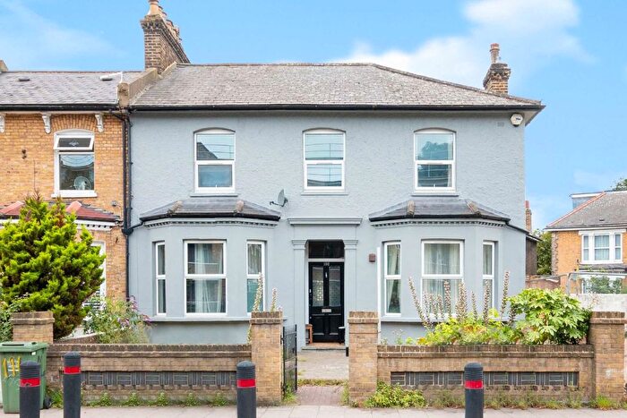 6 Bedroom Semi-Detached House To Rent In Brockley Road, Brockley, SE4