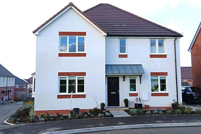 4 Bedroom Detached House For Sale In Sparrow Crescent, Calne, SN11