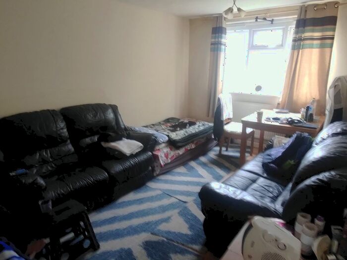 2 Bedroom Maisonette To Rent In Scott Gardens, Hounslow, TW5
