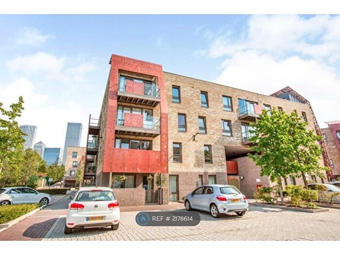 2 Bedroom Flat To Rent In Blondin Way, London, SE16