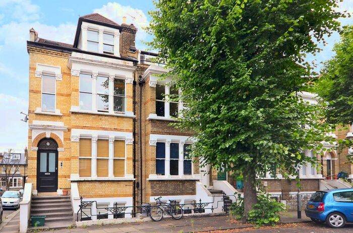 1 Bedroom Flat To Rent In Linden Gardens, Chiswick, London, W4