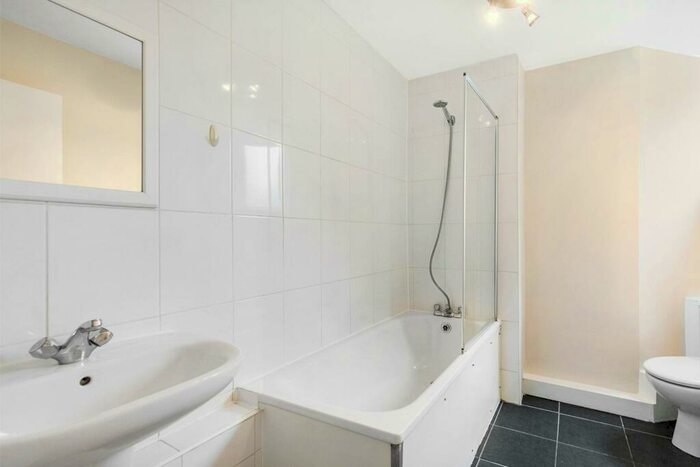 2 Bedroom Flat To Rent In Nightingale Lane, Nightingale Triangle, London, SW12