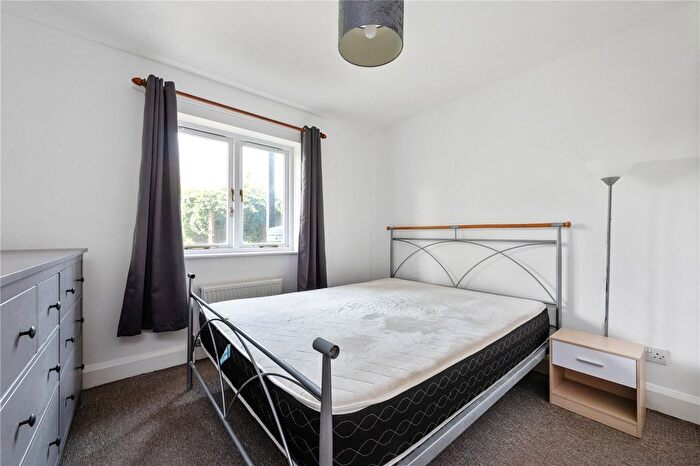2 Bedroom Flat For Sale In Hainton Close, London, E1