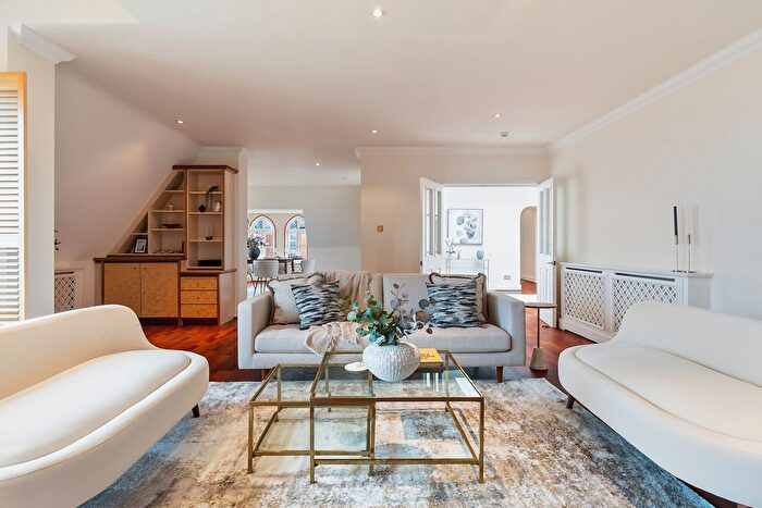3 Bedroom Penthouse For Sale In Gillespie House, Holloway Drive, Virginia Water, GU25