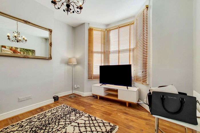 1 Bedroom Flat To Rent In Rolt Street, Deptford, London, SE8