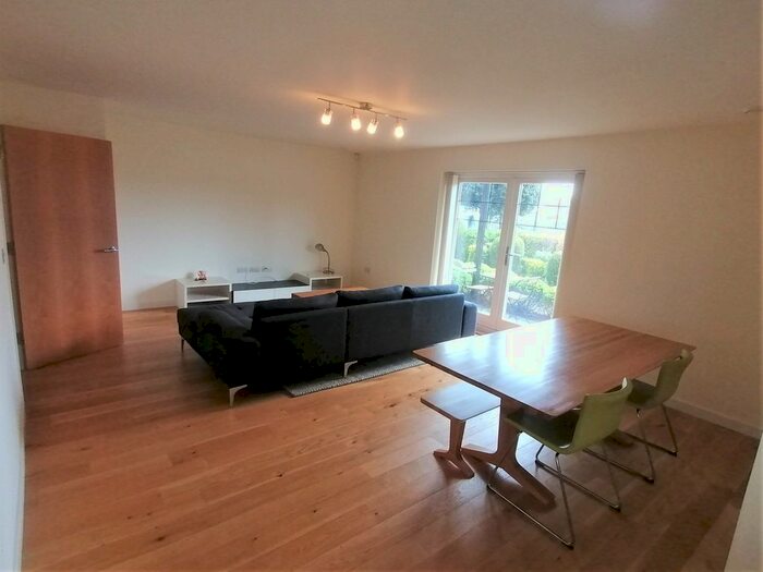 3 Bedroom Flat To Rent In Oaklands Apartments, Nutter Lane, London, E11