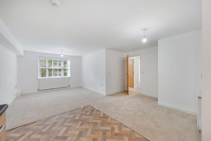2 Bedroom Flat For Sale In Clifton Square, Burnley, BB12