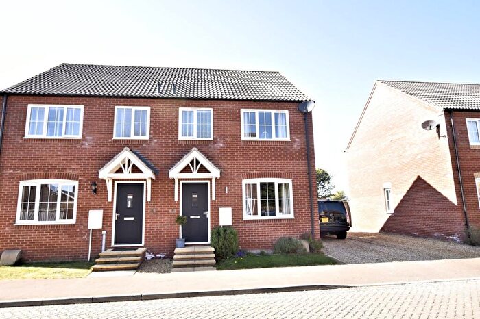 3 Bedroom Semi-Detached House To Rent In West Lynn, PE34