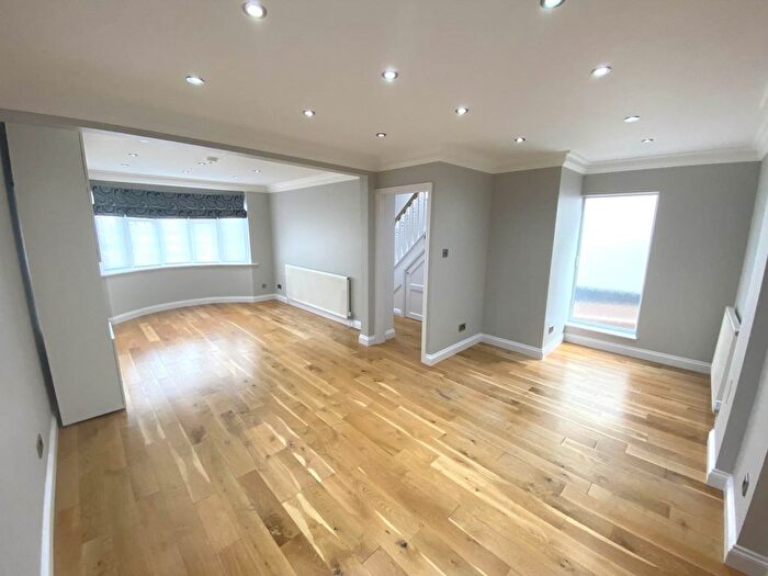 4 Bedroom Semi-Detached House To Rent In Somers Way, Bushey, WD23