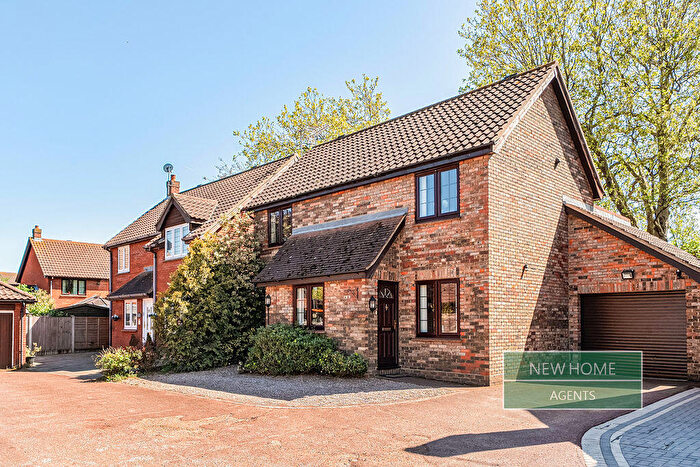 3 Bedroom Detached House For Sale In Northfields, Grays, RM17