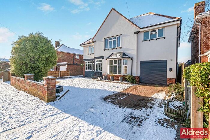 4 Bedroom Detached House For Sale In Bately Avenue, Gorleston, NR31