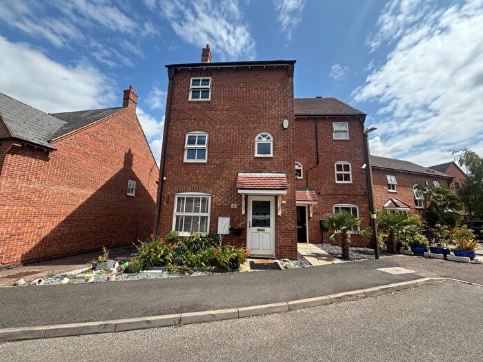 4 Bedroom Semi-Detached House To Rent In Bridgemere Close, Westcroft, Milton Keynes, MK4