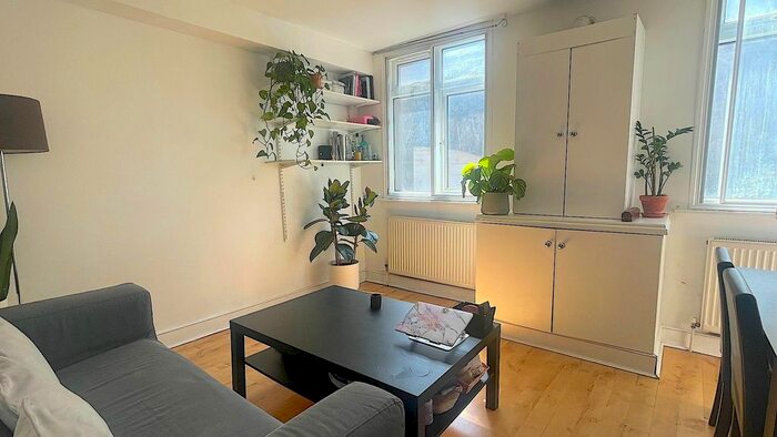 1 Bedroom Flat To Rent In Cambridge Heath Road, London, E2