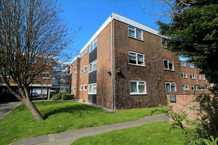 2 Bedroom Apartment To Rent In Ardleigh Court, Hutton Road, Shenfield, Brentwood, CM15