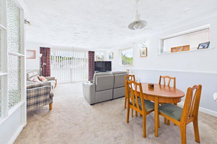 4 Bedroom Bungalow For Sale In West Way, Broadstone, Dorset, BH18 - Photo 7