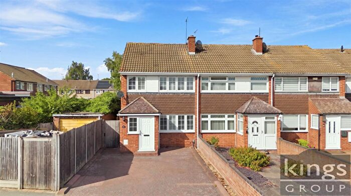 3 Bedroom End Terrace House For Sale In Perrysfield Road, Cheshunt, Herts, EN8