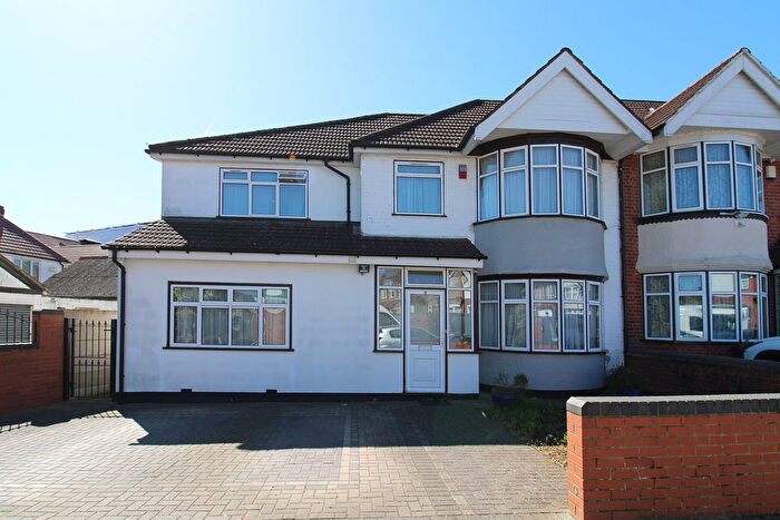 4 Bedroom End Terrace House For Sale In Boycroft Avenue, London, NW9