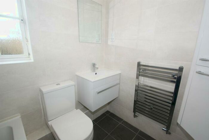 2 Bedroom Apartment To Rent In Chester Close, Chafford Hundred, Grays, RM16