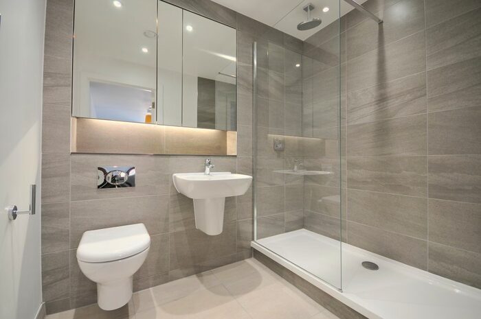 3 Bedroom Flat To Rent In Lockside Lane, Salford, M5