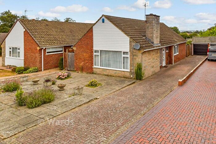 3 Bedroom Bungalow For Sale In Maxwell Drive, Maidstone, Kent, ME16