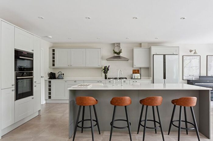 4 Bedroom Detached House For Sale In Tylers Hill Road, Chesham, Buckinghamshire, HP5