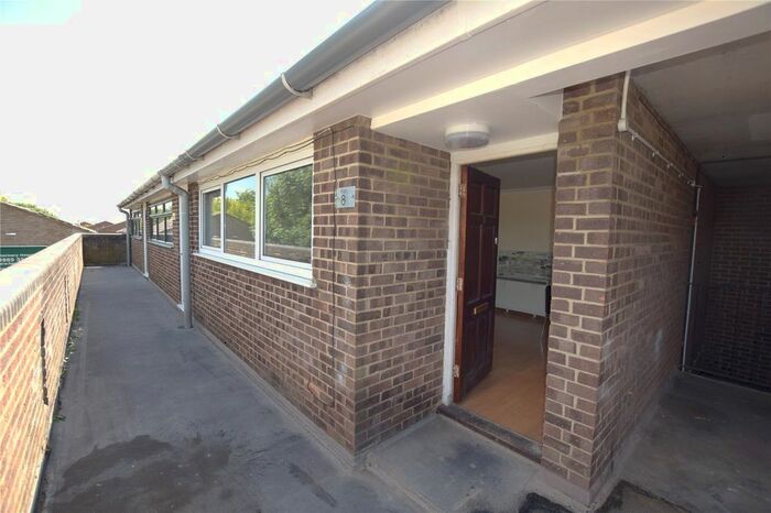 2 Bedroom Flat To Rent In Kingsley Road, Bicester, Oxfordshire, OX26