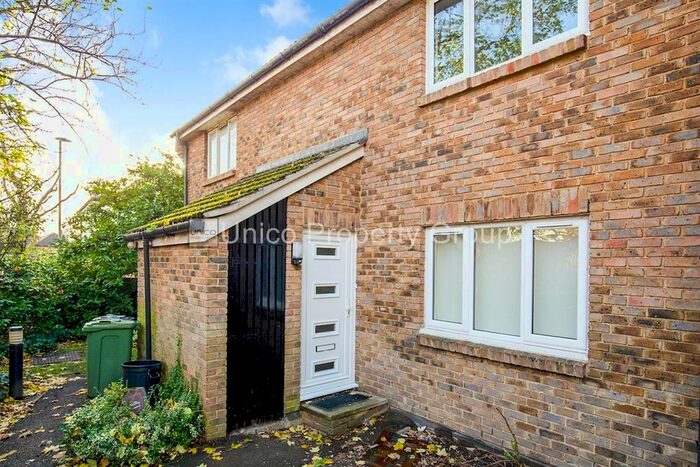 1 Bedroom Flat To Rent In Milford Mews, London, SW16