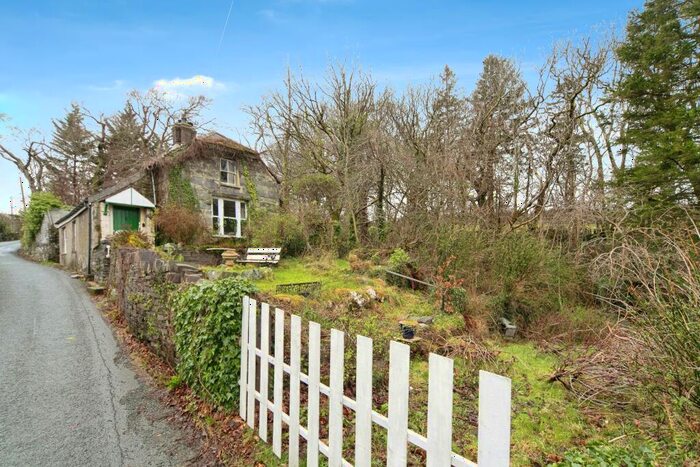 2 Bedroom Detached House For Sale In Coed Y Parc, Bethesda, Bangor, Gwynedd, LL57