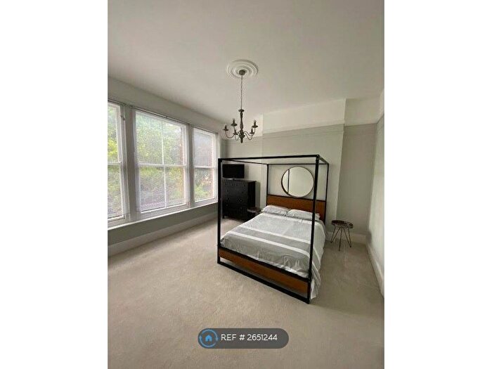 2 Bedroom Flat To Rent In Earls Avenue, Folkestone, CT20