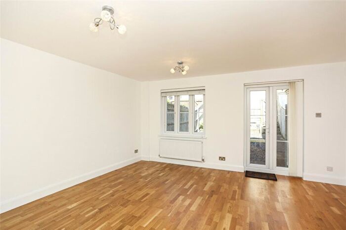 3 Bedroom Terraced House To Rent In Lordship Lane, SE22