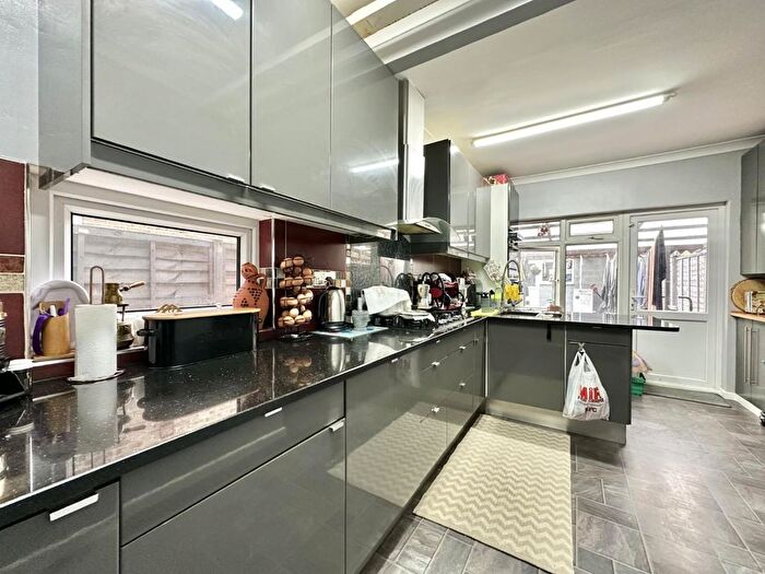 3 Bedroom Terraced House For Sale In Aberdeen Road, Wealdstone, Harrow, HA3