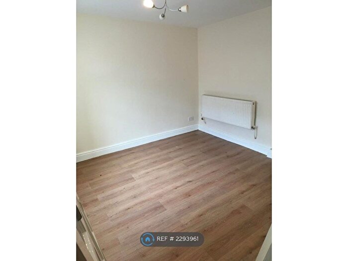 1 Bedroom Flat To Rent In Hawthorne Road, Bootle, L20