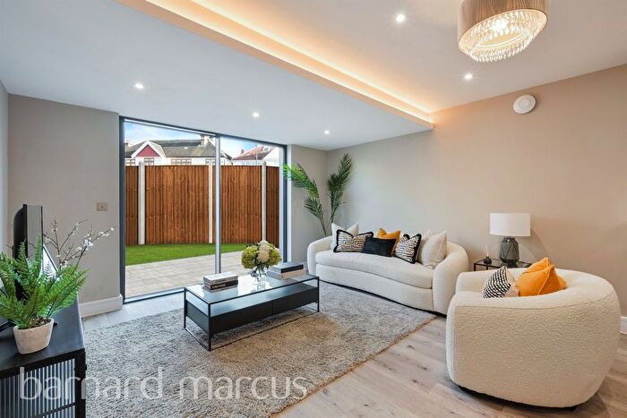 2 Bedroom Flat For Sale In Abbotswood Road, London, SW16