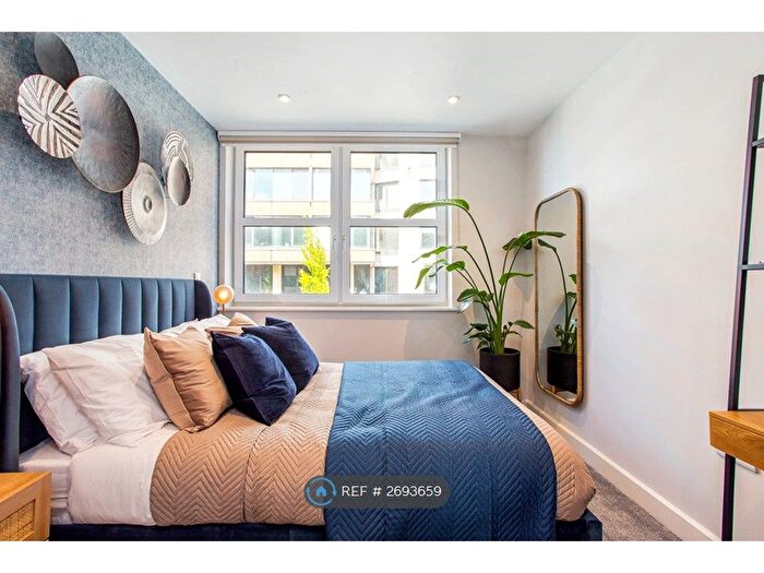 2 Bedroom Flat To Rent In Richmond House, Bournemouth, BH2