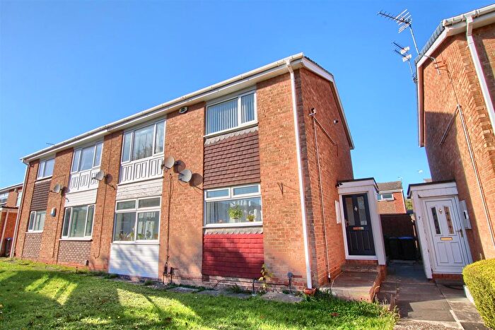 2 Bedroom Flat To Rent In Riversway, Marton, TS7