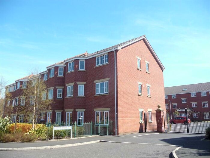 2 Bedroom Flat To Rent In Dingle Close, Radcliffe, Manchester, M26