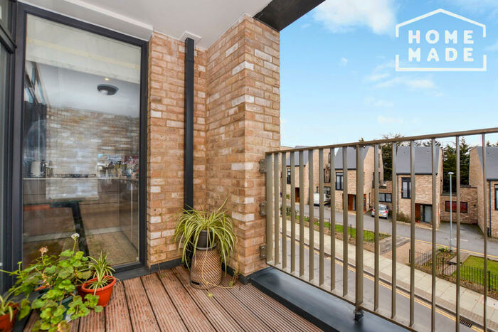 2 Bedroom Apartment To Rent In Dollis Valley Drive, EN5