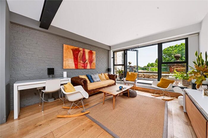 3 Bedroom Flat For Sale In Davenant Street, London, E1