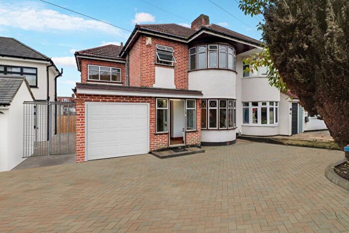 5 Bedroom Semi Detached House To Rent In Vernon Drive, Stanmore, HA7