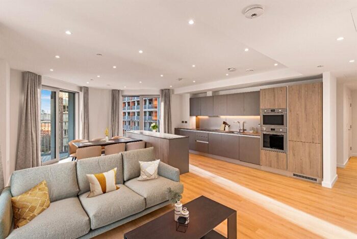 3 Bedroom Apartment To Rent In Nine Elms Lane, London, SW11