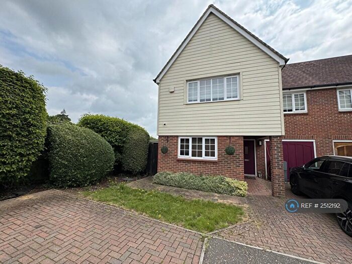 4 Bedroom Semi-Detached House To Rent In Old Rectory Drive, Hatfield, AL10