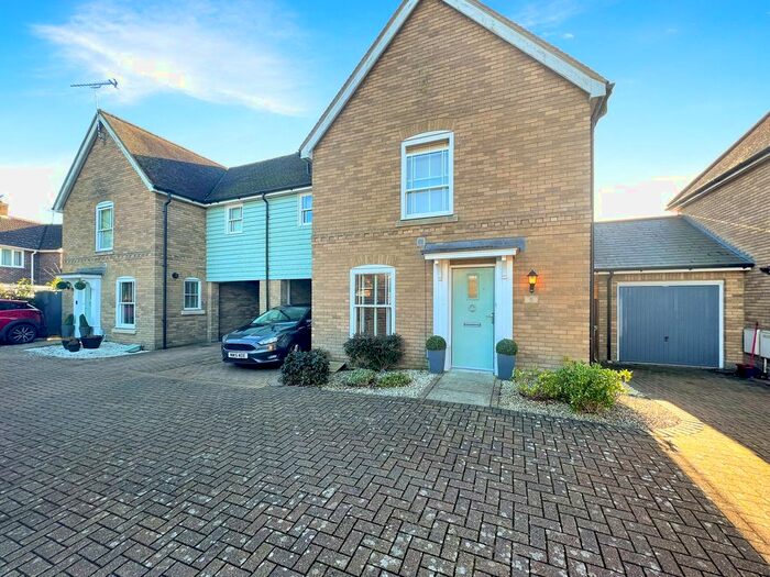 4 Bedroom Link Detached House For Sale In Granary Halt, Rayne, Braintree, CM77