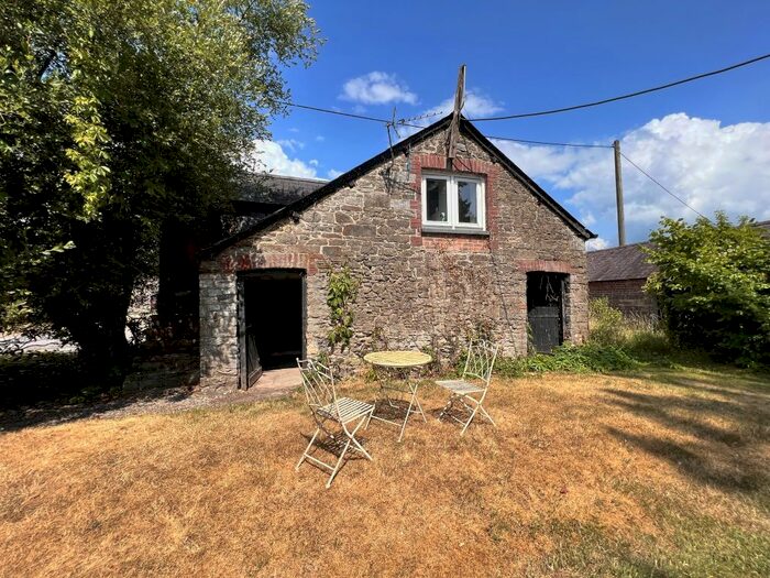 Studio To Rent In Llanarthney, Carmarthen, Carmarthenshire, SA32