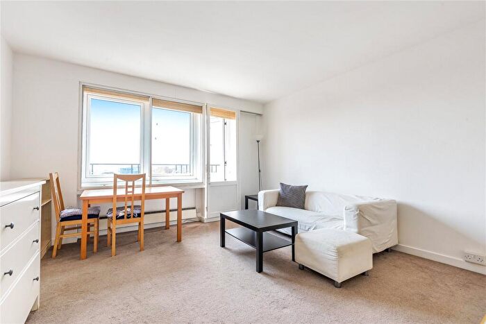 1 Bedroom Apartment To Rent In Finchley Road, Hampstead, London, NW3