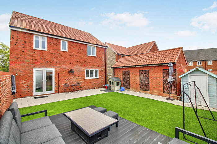 4 Bedroom Detached House For Sale In Jenkinson Way, Gloucester, GL12