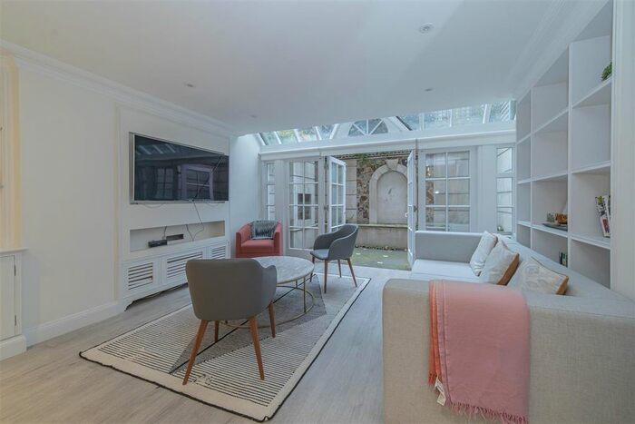 5 Bedroom Property To Rent In Trevor Place, London, SW7