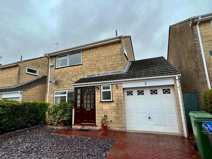 3 Bedroom Detached House To Rent In Sarum Road, Chippenham, SN14