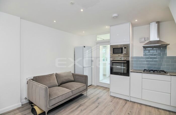 1 Bedroom Flat To Rent In Wentworth Rd, Golders Green, NW11